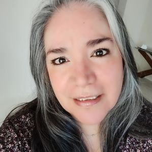 Meet your Posher, Nora